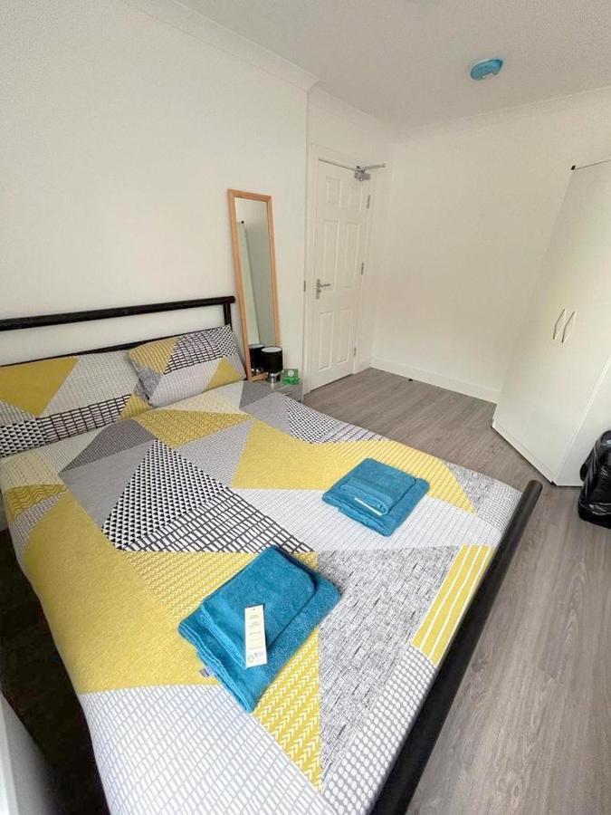 New Florence Rooms Митчам Экстерьер фото