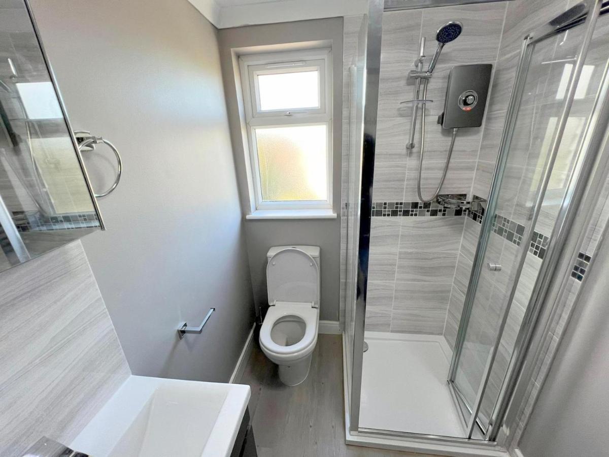 New Florence Rooms Митчам Экстерьер фото