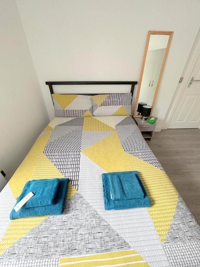 New Florence Rooms Митчам Экстерьер фото